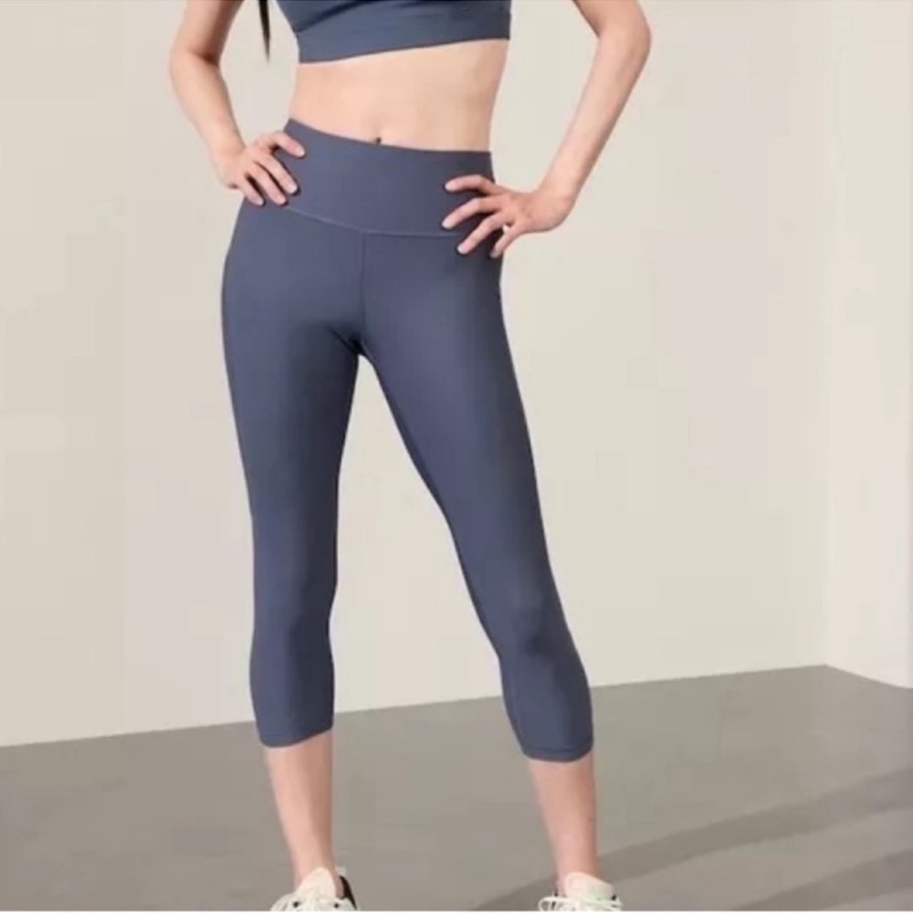 NWT! Athleta Interval High Rise Capri LP Granite Grey running yoga tights - Picture 14 of 14